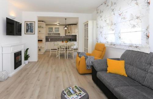 Kastel Gomilica Apartment | Apartments with parking space Kastel Gomilica, Kastela - 20245