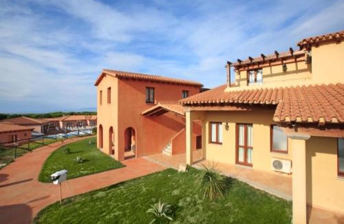 Vignola Mare House | Apartments with shared pool Vignola Mare Aglientu