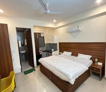 Gurugram Hotel | Apna Homes Stay & Hotel I Gurugram I Sector-71