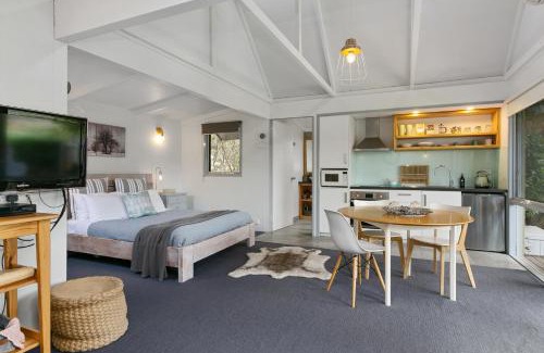 Apollo Bay House | Apollo Bay Beach Hut ~ Wifi ~ Opposite The Ocean