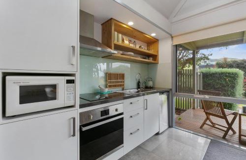Apollo Bay House | Apollo Bay Beach Hut ~ Wifi ~ Opposite The Ocean