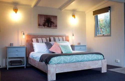Apollo Bay House | Apollo Bay Beach Hut ~ Wifi ~ Opposite The Ocean
