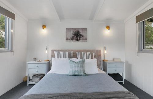 Apollo Bay House | Apollo Bay Beach Hut ~ Wifi ~ Opposite The Ocean