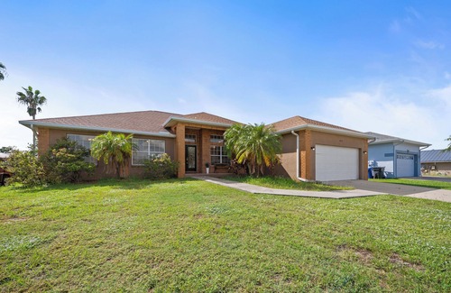 Apollo Beach House | Apollo Beach Waterfront 4BR+Dock+Near Tampa