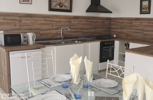 Saint-Marcel-sur-Aude Apartment | Apparemment au Rez-de-chaussée D'une Maison de Maître