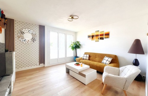 Chateau Apartment | Appart 65m2 RDC, 2 bedrooms, Free parking Nantes agglo(Rezé)