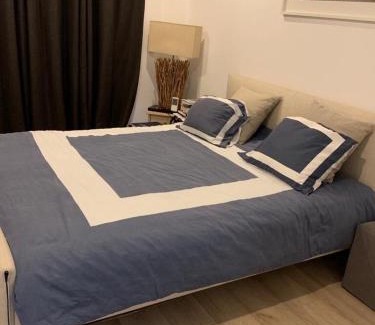 Perroy Apartment | Appart avec piscine chauffée et plage 5 min