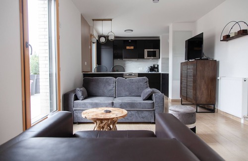 Monmousseau-Verollot Apartment | Appart Chic & Elégant-Métro 7 Leo-Lagrange+Parking