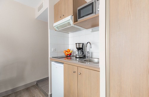 Euromed - La Joliette Apartment | Appart'City Classic Marseille Euromed