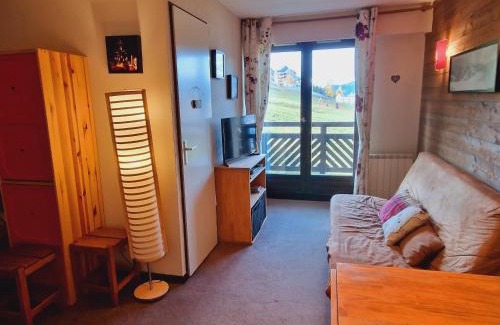 Montalbert Apartment | Appart cosy 2P+coin montagne, ski aux pieds, proche commerces - FR-1-755-11