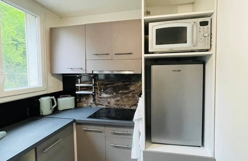 Champigny-sur-Marne Apartment | Appart Guy Môquet 2 BEDROOMS + OFFICE + Transfer shuttle available