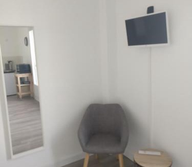 Saint-Nazaire Apartment | Appart Hôtel L'Angélique