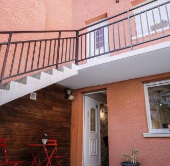 Macon Apartment | Appart hôtel le 8 Spa&Jacuzzi - parking gratuit -