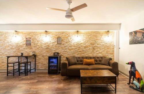 Macon Apartment | Appart hôtel le 8 Spa&Jacuzzi - parking gratuit -