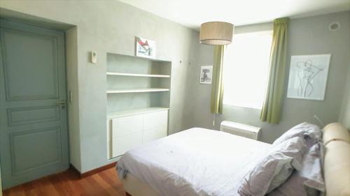 Antibes Old Town Apartment | Appart'hôtel Luxe Vieil Antibes 75 m2 avec Parking plages à pieds