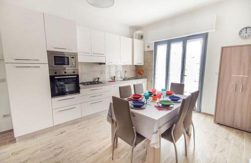 Martinsicuro Apartment | Appartamento Alighieri primissima fila mare