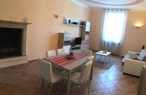Borgo San Leonardo Apartment | Appartamento Arcobaleno in centro citta