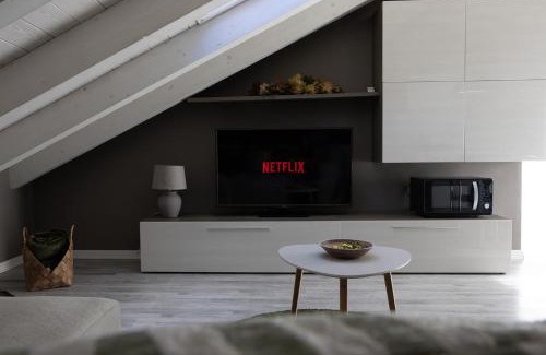 Domodossola Apartment | Appartamento con Terrazza e Jacuzzi Privata Riscaldata