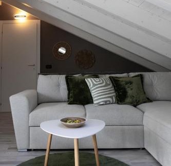 Domodossola Apartment | Appartamento con Terrazza e Jacuzzi Privata Riscaldata