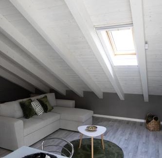Domodossola Apartment | Appartamento con Terrazza e Jacuzzi Privata Riscaldata