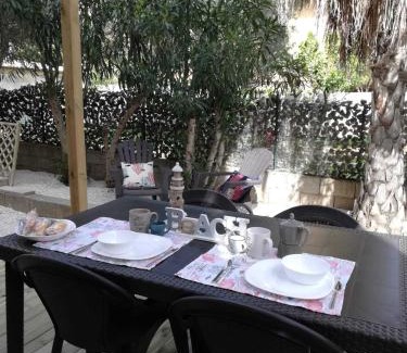 Olbia House | APPARTAMENTO CORALLO with PRIVATE GARDEN