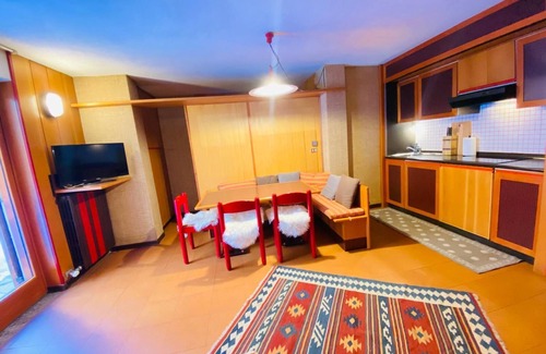 Gressoney-la-Trinite Apartment | Appartamento Gressoney Staffal con Spazio Esterno, Posto Auto - CIR 0021