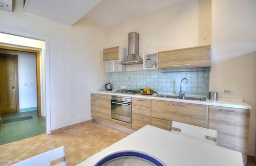 Marina di Puolo House | Appartamento Naia B: A graceful apartment located right on the beach, with Free WI-FI.