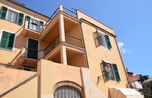 Albisola Superiore Apartment | Appartamento SZ Fronte mare - Seafront apartment