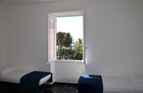 Albisola Superiore Apartment | Appartamento SZ Fronte mare - Seafront apartment