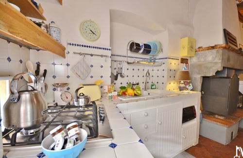 Massa e Cozzile House | Appartamento Storico, Elegante con Vista