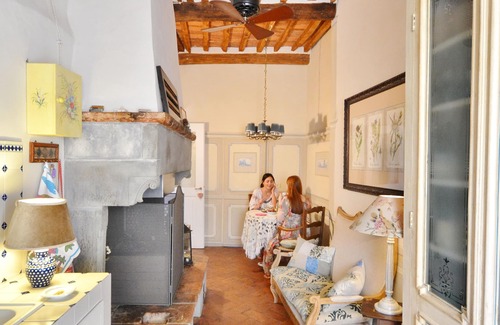 Massa e Cozzile House | Appartamento Storico, Elegante con Vista