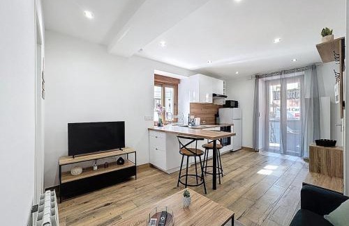 Bellegarde-sur-Valserine Apartment | Appartement proche gare, plein centre, balcon
