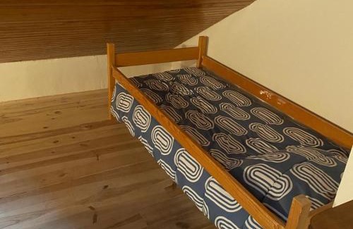 Besse-et-Saint-Anastaise Apartment | Appartement calme avec parking à Super Besse - FR-1-814-92