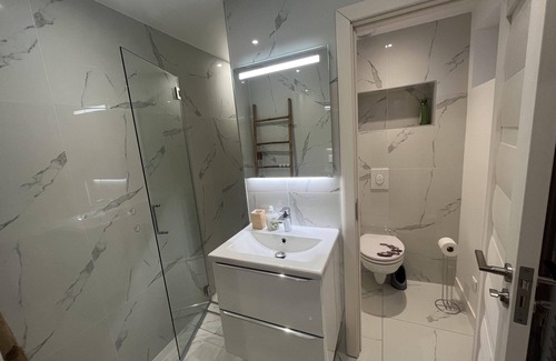 Illkirch-Graffenstaden Apartment | Appartement T2 au Calme , 2 à 4 Personnes, Parking Privé, Entièrement Équipé