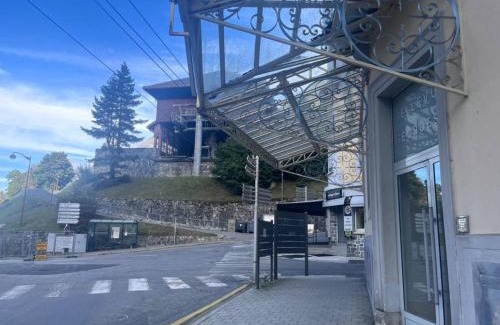 Cauterets Apartment | Appartement à Cauterets: 4 pers, parking, proche thermes - FR-1-812-86