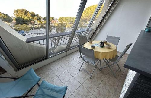 Le Grau-Du-Roi Apartment | Appartement 2 pièces cabine, piscine, parking, 5 couchages - Port Camargue - FR-1-250-234