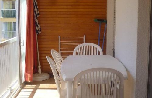 Le Port Apartment | Appartement 3 Pièces avec Terrasse et Parking Sécurisé - FR-1-750-95