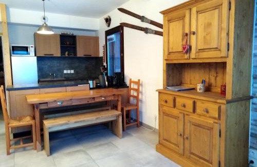 Plagne Centre Apartment | Appartement 3 pièces moderne avec terrasse, vue Mont Blanc, à 100m des pistes, garage et WiFi inclus - FR-1-351-119