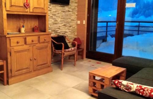 Plagne Centre Apartment | Appartement 3 pièces moderne avec terrasse, vue Mont Blanc, à 100m des pistes, garage et WiFi inclus - FR-1-351-119
