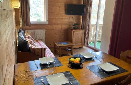 Cauterets Apartment | Appartement 4/6 pers 38m2, vue montagne, piscine chauffée, 500m centre ville