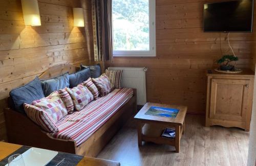Cauterets Apartment | Appartement 4/6 pers 38m2, vue montagne, piscine chauffée, 500m centre ville