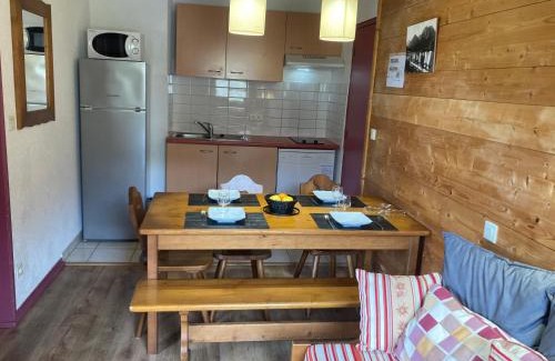 Cauterets Apartment | Appartement 4/6 pers 38m2, vue montagne, piscine chauffée, 500m centre ville