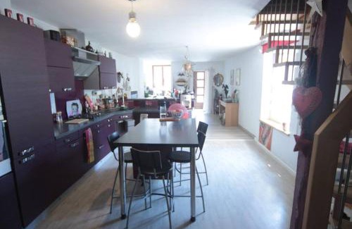 Vic-sur-Seille Apartment | Appartement 90 m2