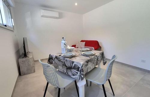 Santa-Maria-Poggio Apartment | Appartement avec terrasse à Santa Maria Poggio