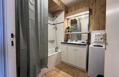 Publier Apartment | Appartement avec piscine et parking à Évian-les-Bains - FR-1-498-109