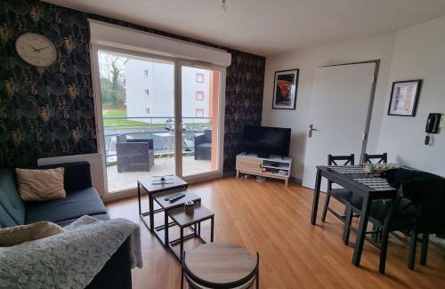Ploumagoar Apartment | Appartement avec parking privé