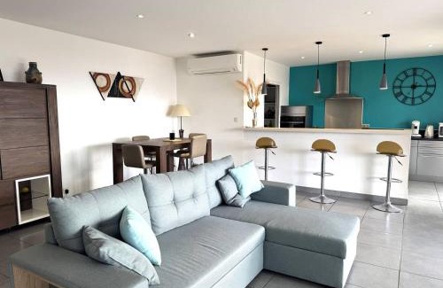 Propriano Apartment | Appartement avec vue imprenable sur la mer, terrasse et piscine
