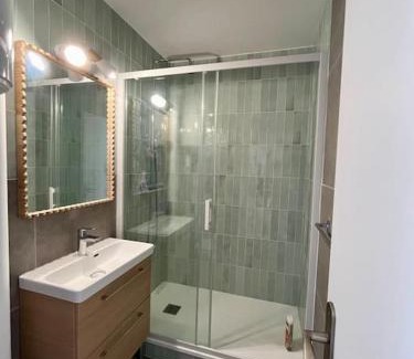 Courseulles-sur-Mer Apartment | Appartement Bord de mer, accès direct plage