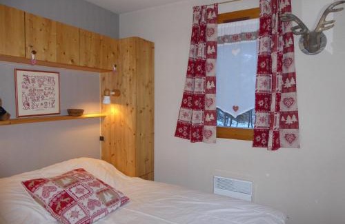 Pralognan-la-Vanoise Apartment | Appartement cosy avec grand balcon plein sud en centre-ville, proche commerces et téléphérique - FR-1-464-52