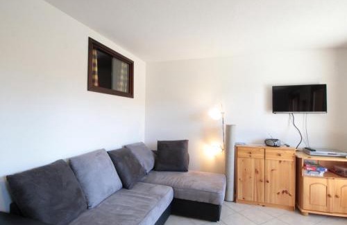 Les Carroz-d'Araches Apartment | Appartement Centre Village - 6 pers, Parking, Balcon, Proche Pistes et Commerces - FR-1-572-138